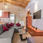Casa Petra - Stone * Argassi